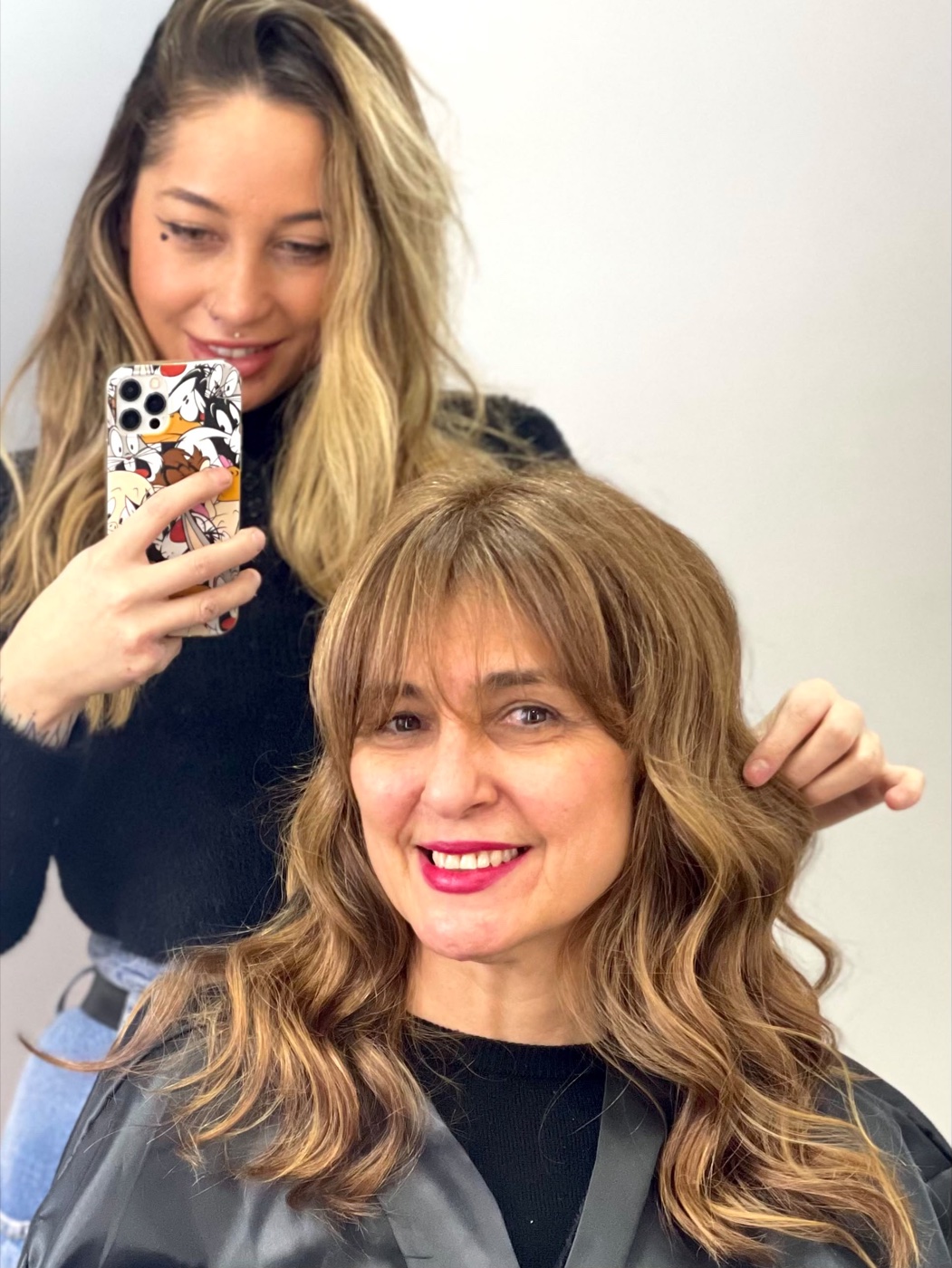 Resultado de color y ondas en el salón Nina's Beauty